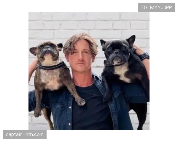 贝克汉姆家的狗都穿定制西装？